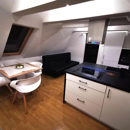 דירות לבובק שלאוסקי Chillout Apart In The Attic מראה חיצוני תמונה